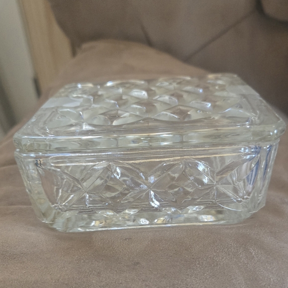 Clear Glass Diamond Pattern Box - Picture 2 of 2